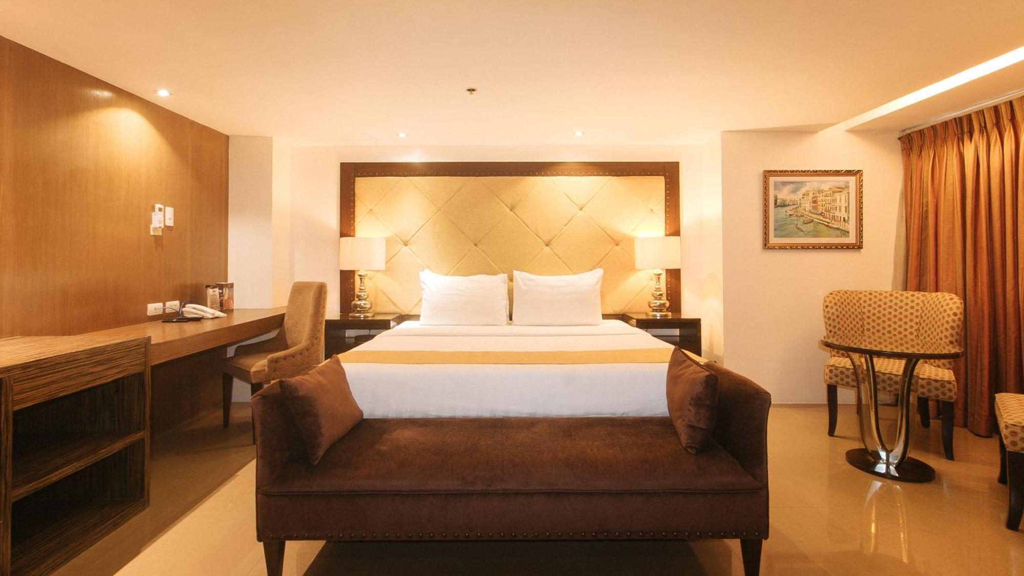 Torre Venezia Suites Quezon City Exterior foto