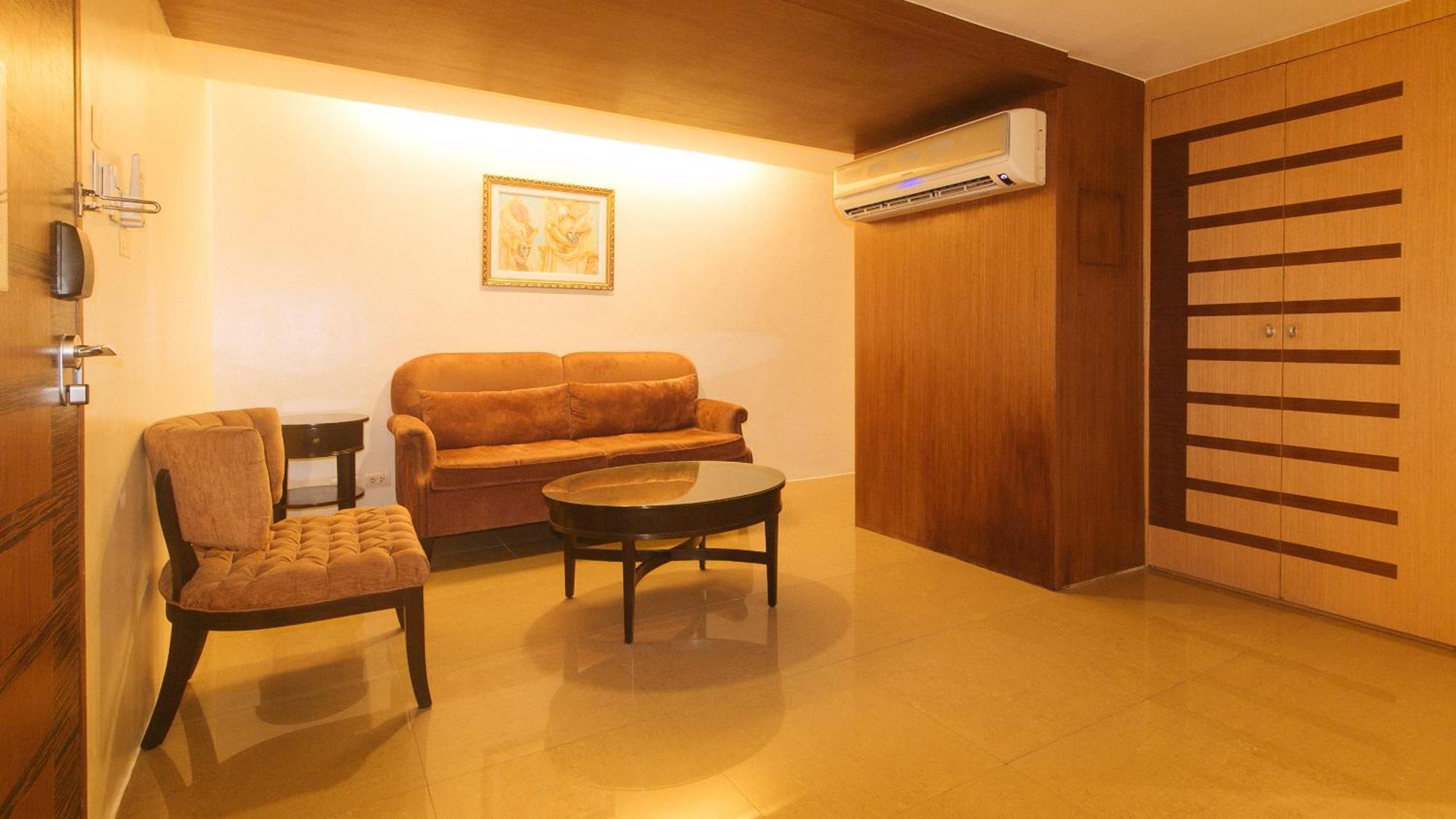 Torre Venezia Suites Quezon City Exterior foto