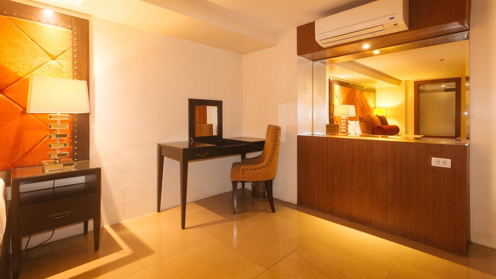 Torre Venezia Suites Quezon City Exterior foto