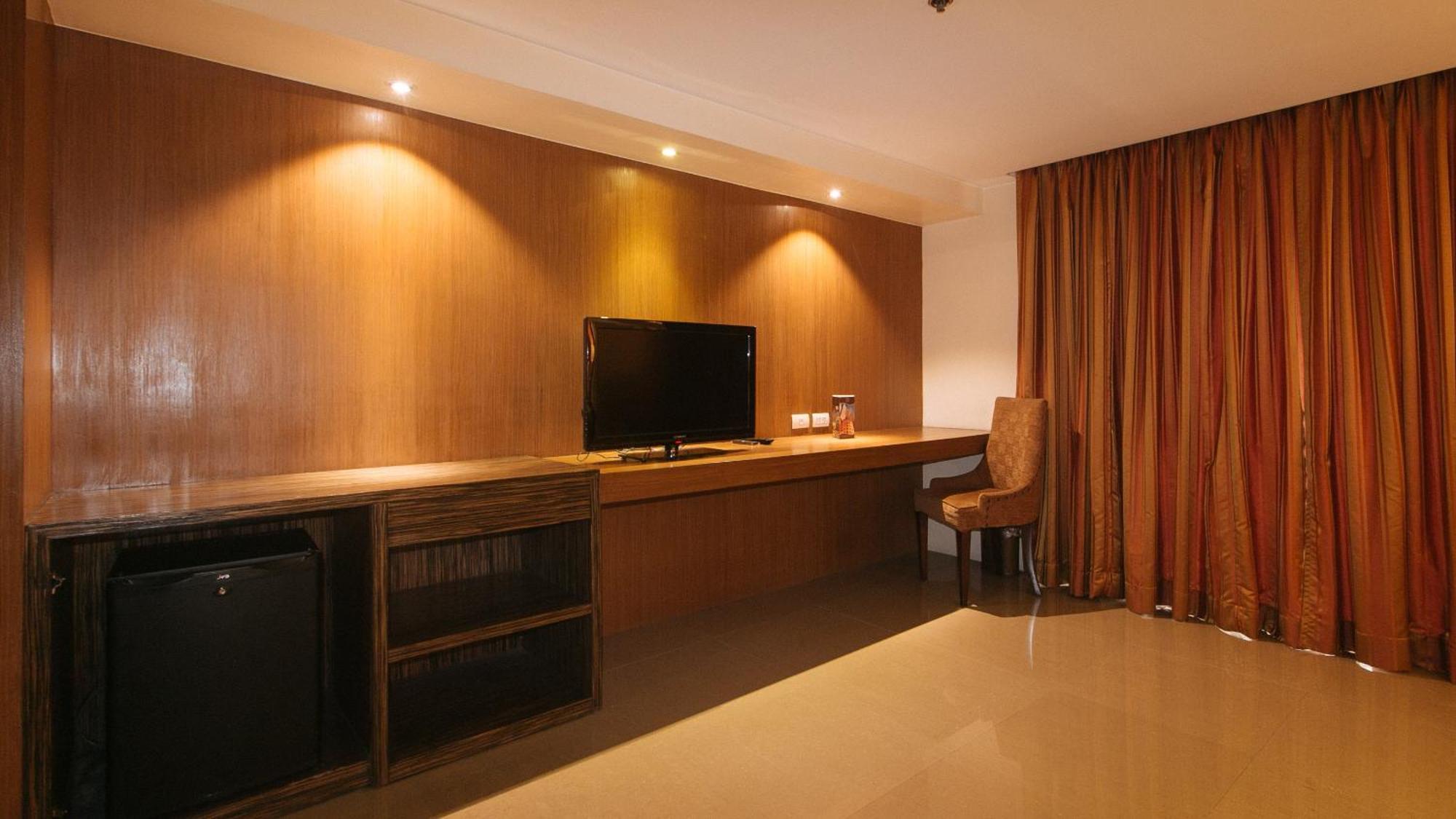 Torre Venezia Suites Quezon City Exterior foto
