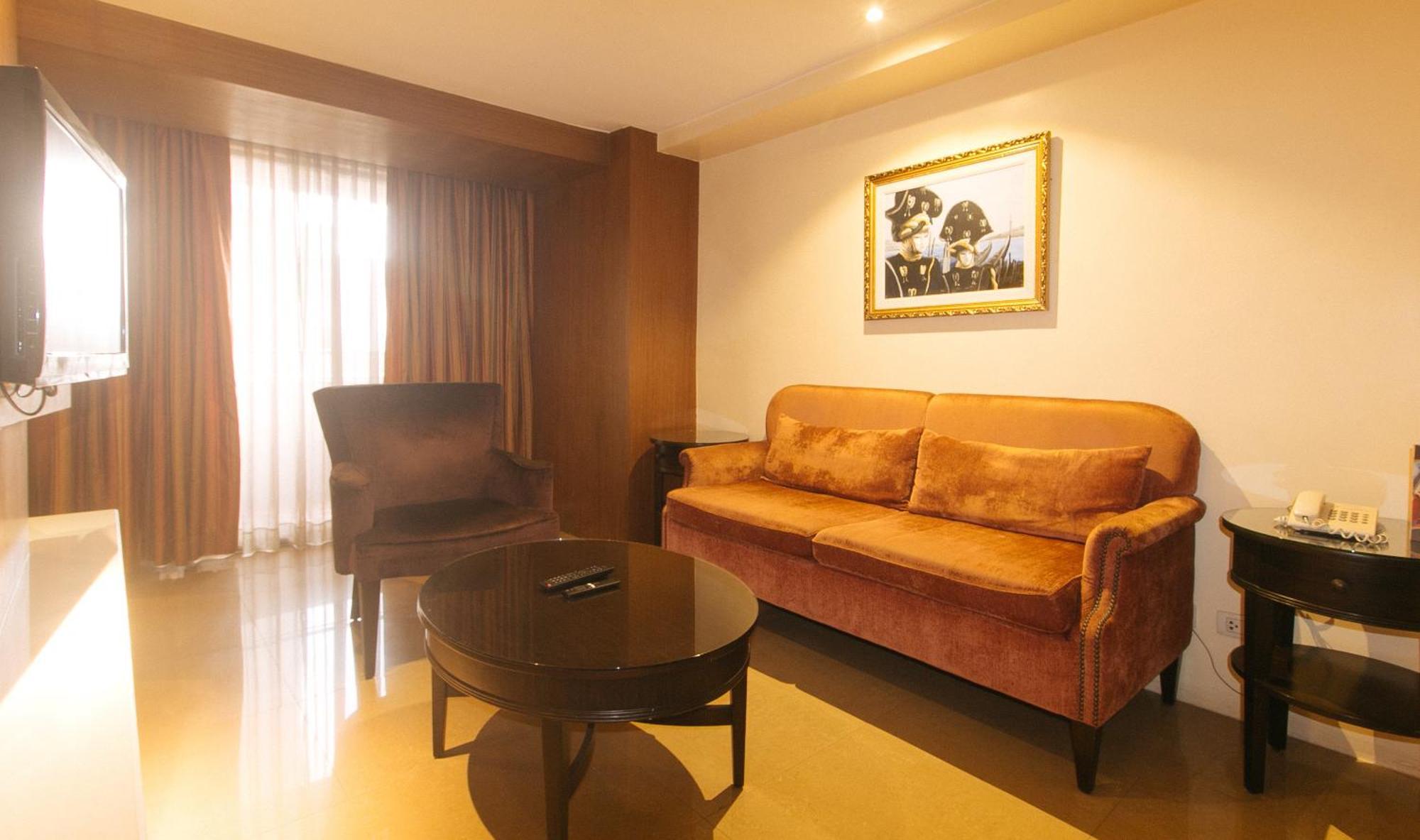 Torre Venezia Suites Quezon City Exterior foto